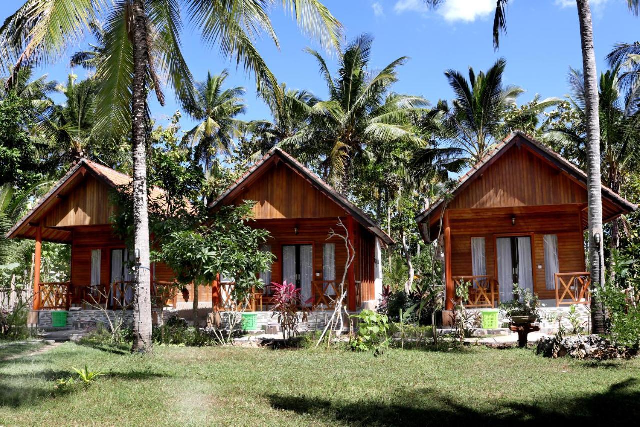 Dangin Kubu Bungalow Sakti Bagian luar foto