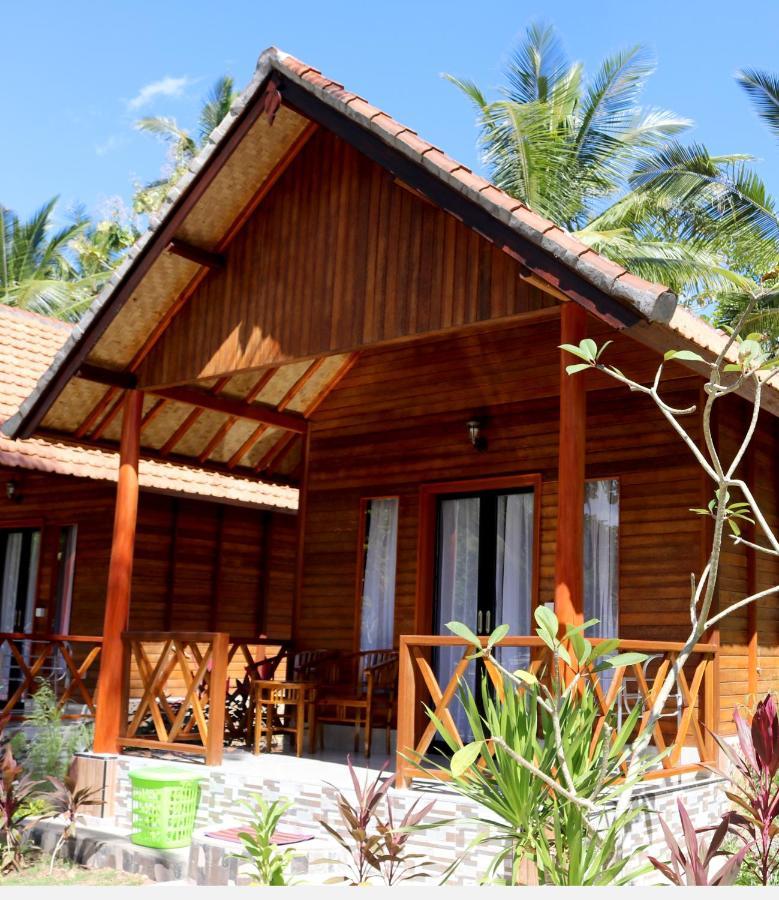 Dangin Kubu Bungalow Sakti Bagian luar foto